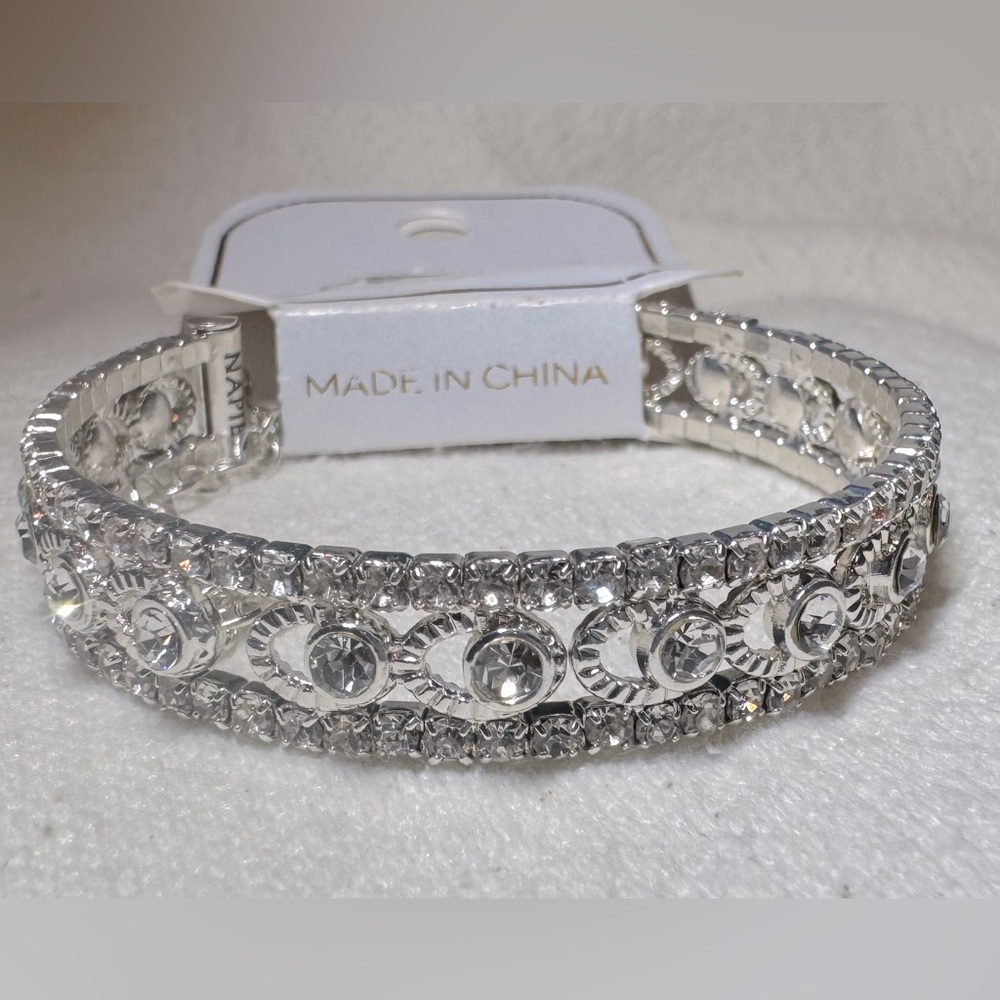 NWT Superstar Accessories Bracelet/18 Large Rhinestones, Many More Small/Adjusts